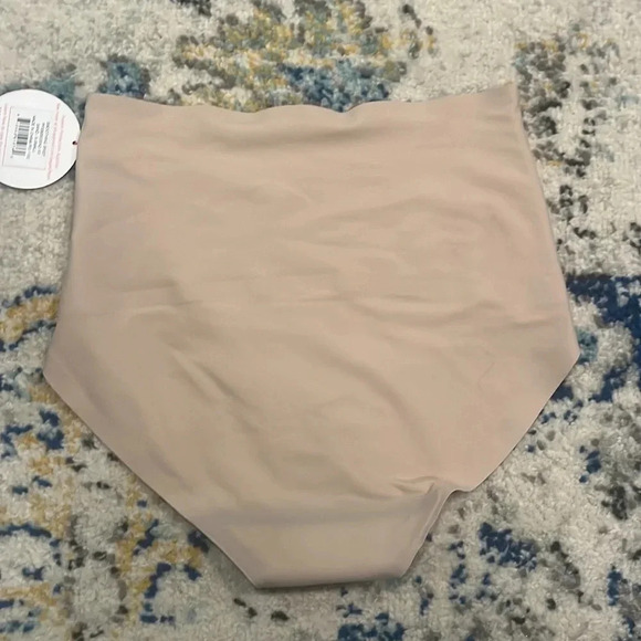 Proof High Rise Smoothing Brief - Picture 4 of 5